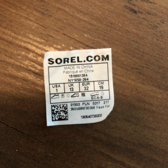 SOLD—-Kid’s Sorel Boots - Picture 2 of 8